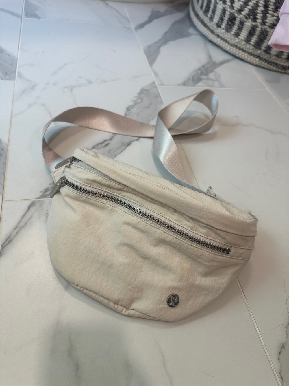 Lululemon Crossbody bag - Picture 1 of 6